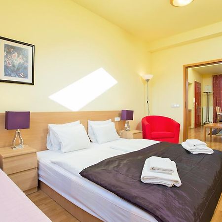 Apartmán Vlkova Palace Praha Exteriér fotografie